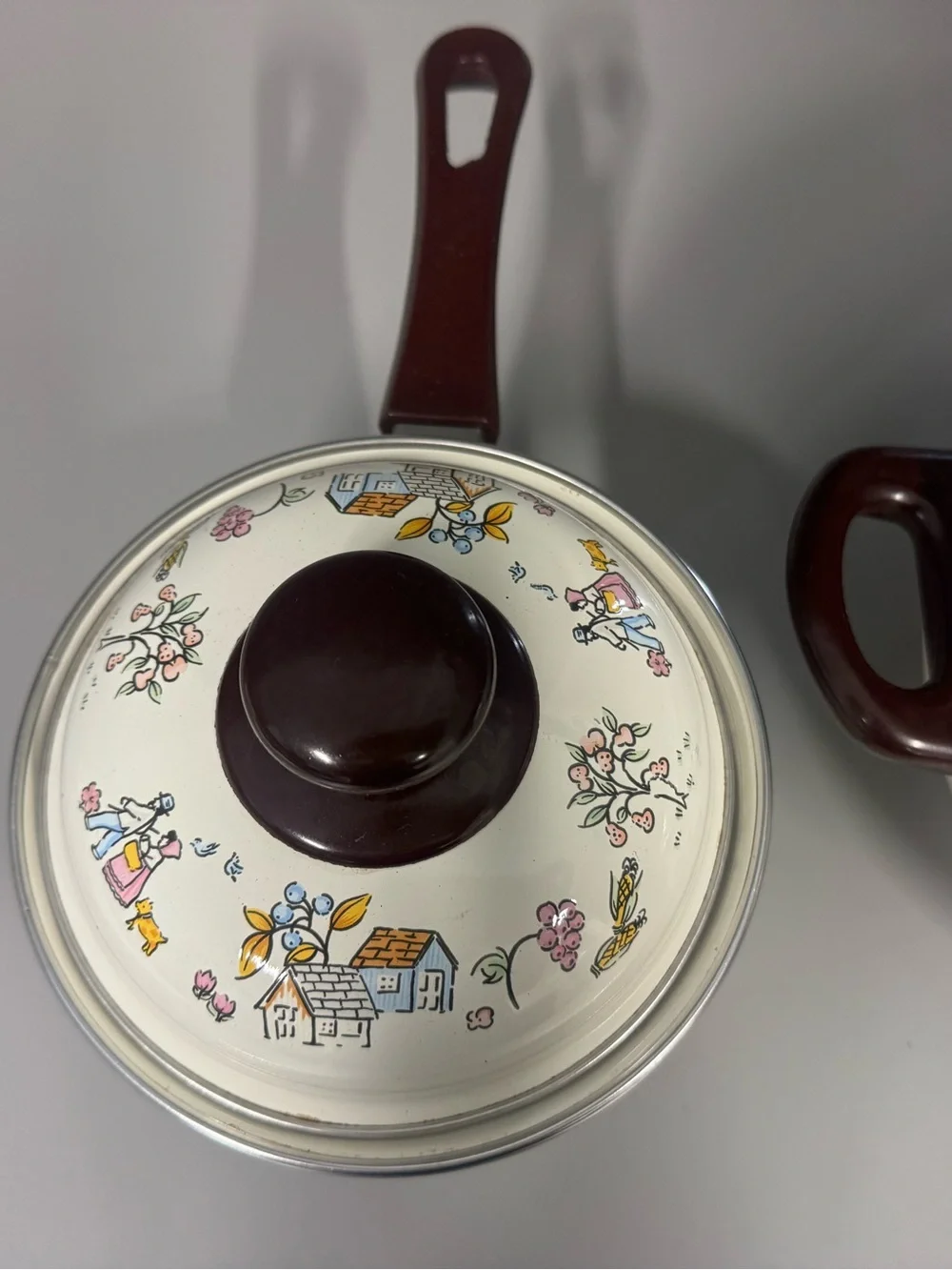 VTG Cottage Core Enamel Cookware Set of 2 Farmhouse Country Scene Pots W/ Lids